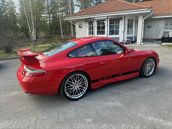 Porsche 911 GT3 2 of 5