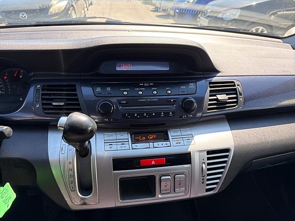 Honda FR-V 13 of 21