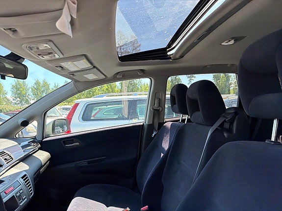 Honda FR-V 17 of 21