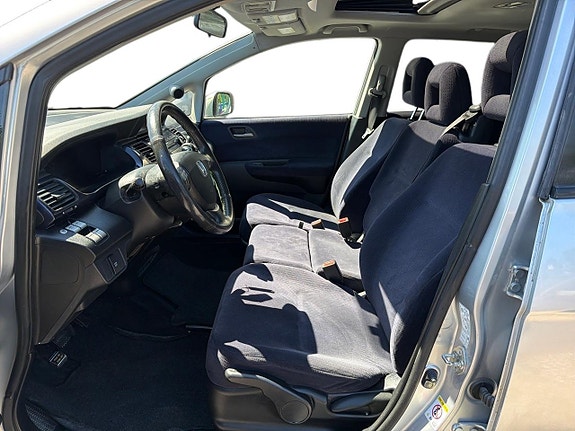 Honda FR-V 10 of 21