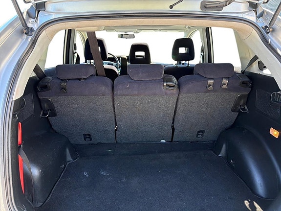 Honda FR-V 14 of 21