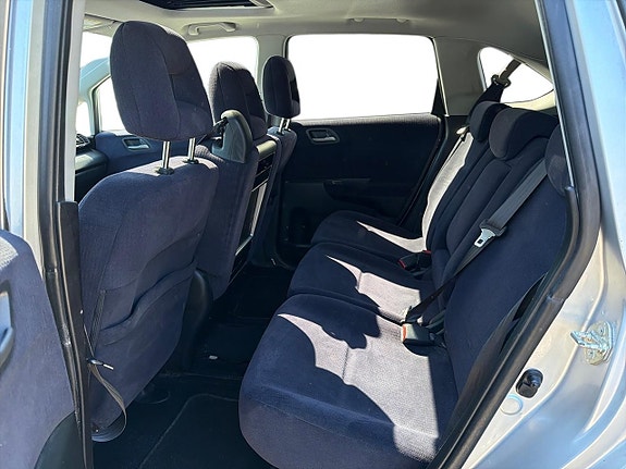 Honda FR-V 11 of 21