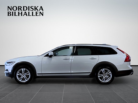 Volvo V90 Cross Country 4 of 5