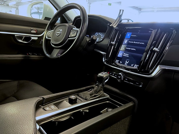 Volvo V90 Cross Country 13 of 16