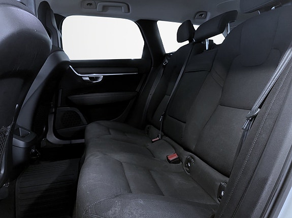 Volvo V90 Cross Country 14 of 16