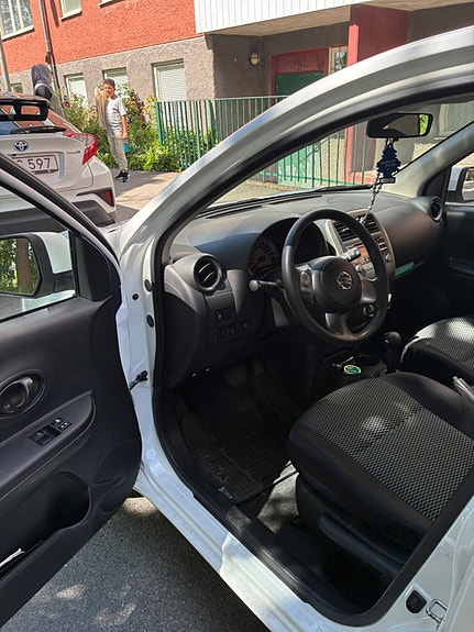Nissan Micra 3 of 4
