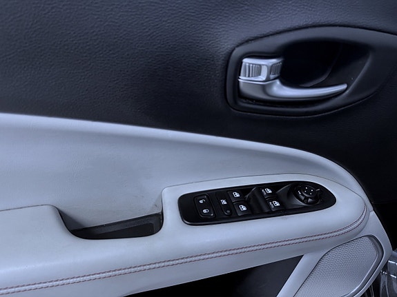 Jeep Compass 7 of 16