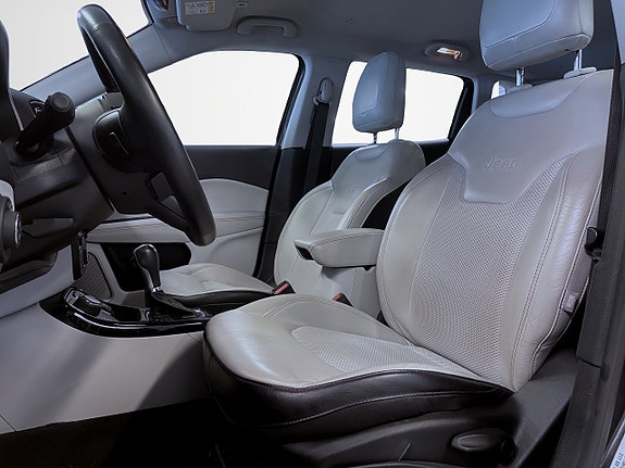 Jeep Compass 6 of 16