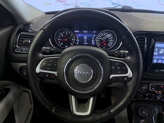 Jeep Compass 9 of 16