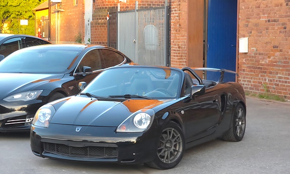 Toyota MR2 2 of 3
