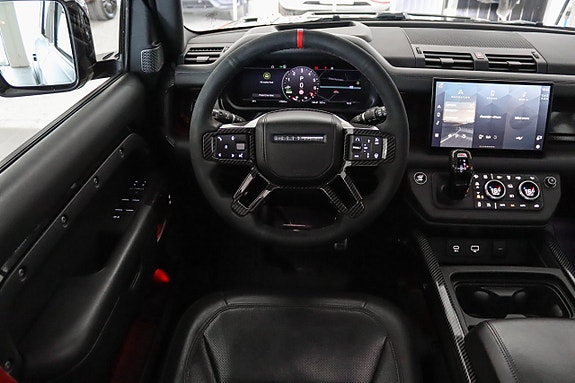 Land Rover Defender 110 10 of 20