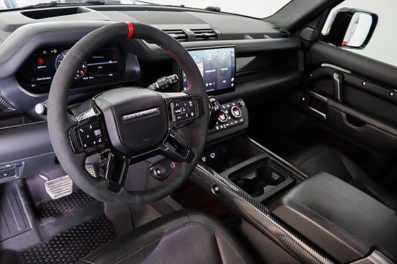 Land Rover Defender 110 7 of 20