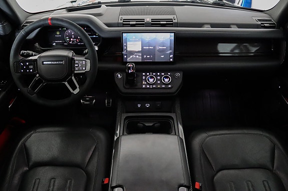 Land Rover Defender 110 9 of 20