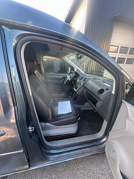 Volkswagen Caddy 2 of 8