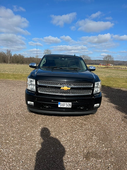 Chevrolet Silverado 1500 2 of 5