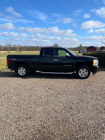 Chevrolet Silverado 1500 3 of 5