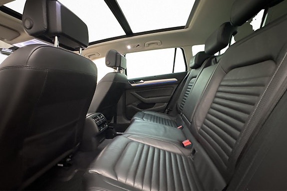 Volkswagen Passat 19 of 29