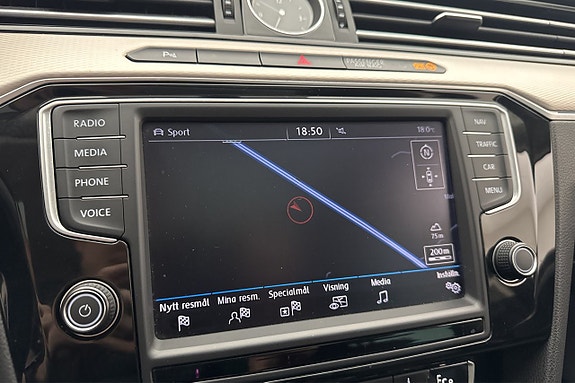 Volkswagen Passat 15 of 29