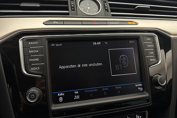 Volkswagen Passat 23 of 29