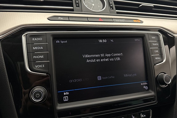 Volkswagen Passat 24 of 29