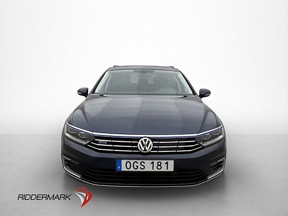 Volkswagen Passat 2 of 5