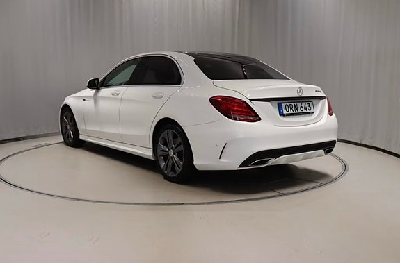 Mercedes-Benz C180 3 of 5