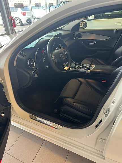 Mercedes-Benz C180 5 of 5