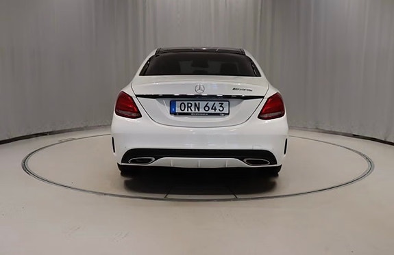 Mercedes-Benz C180 4 of 5