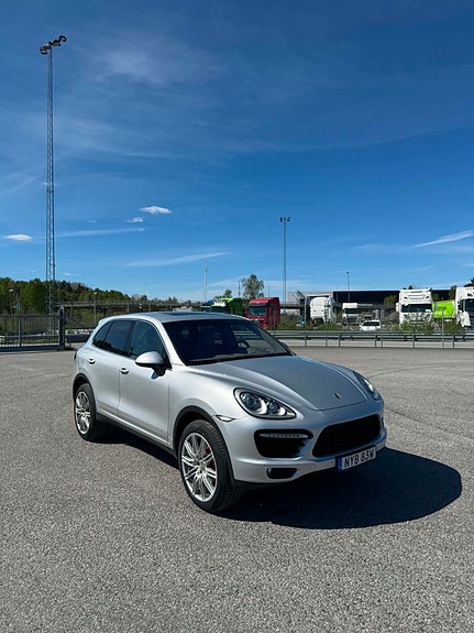Porsche Cayenne Turbo 7 of 7