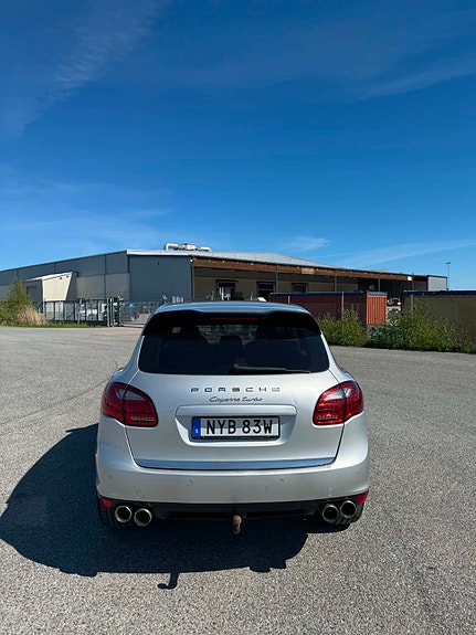 Porsche Cayenne Turbo 5 of 5