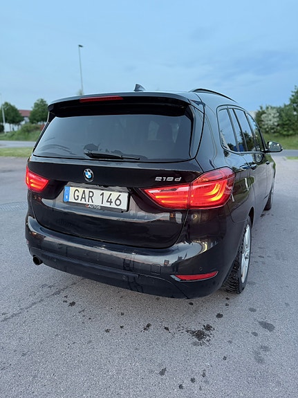 BMW 218d 3 of 5