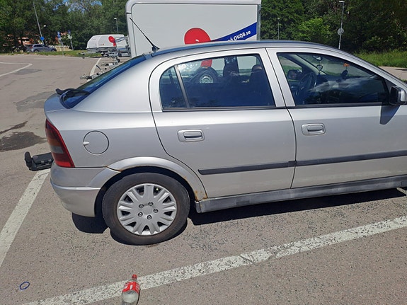 Opel Astra 2 of 5