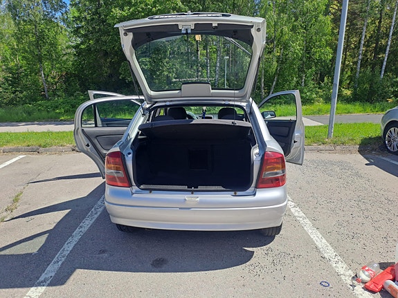 Opel Astra 4 of 5