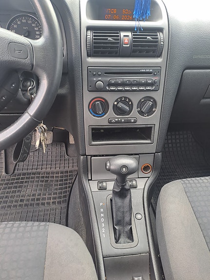 Opel Astra 8 of 8