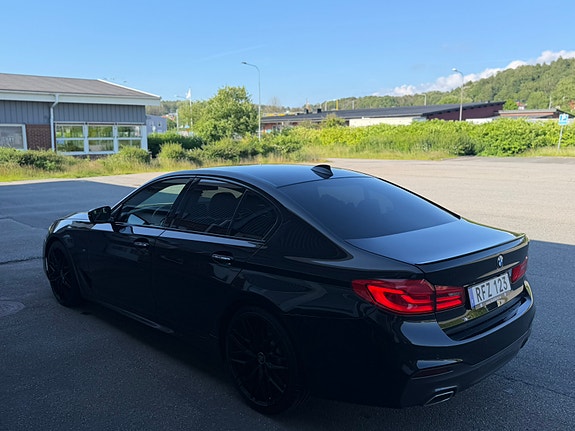 BMW 520d 3 of 5