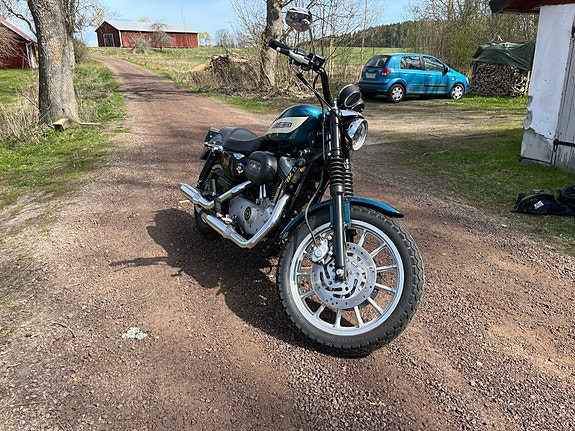 Harley-Davidson 2 of 5