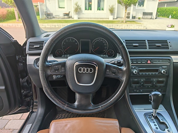 Audi A4 8 of 12