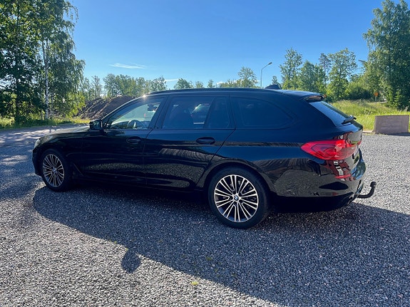 BMW 520d 4 of 5
