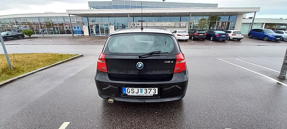 BMW 118d 2 of 5
