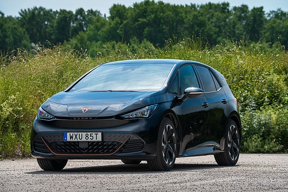 Cupra Born 3 of 8