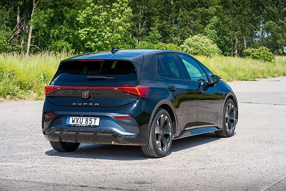 Cupra Born 4 of 8