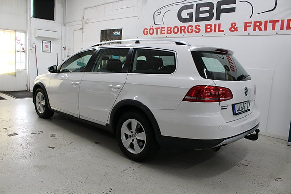 Volkswagen Passat Alltrack 4 of 5