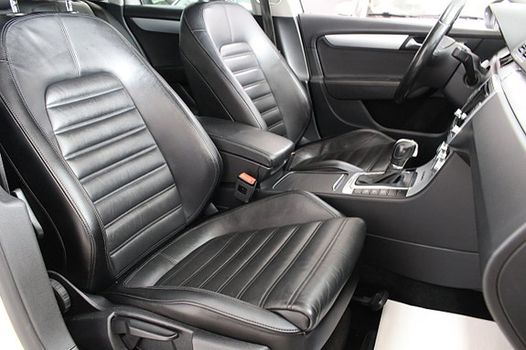 Volkswagen Passat Alltrack 12 of 18