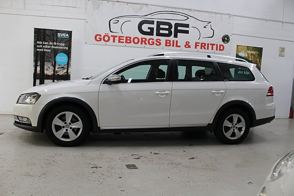 Volkswagen Passat Alltrack 2 of 5