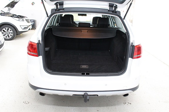 Volkswagen Passat Alltrack 18 of 18