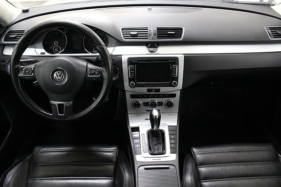 Volkswagen Passat Alltrack 13 of 18
