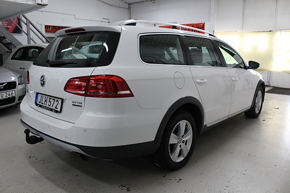 Volkswagen Passat Alltrack 7 of 18
