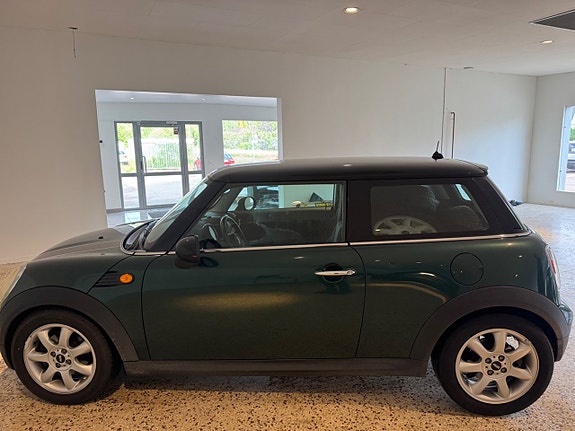 MINI Cooper 5 of 5