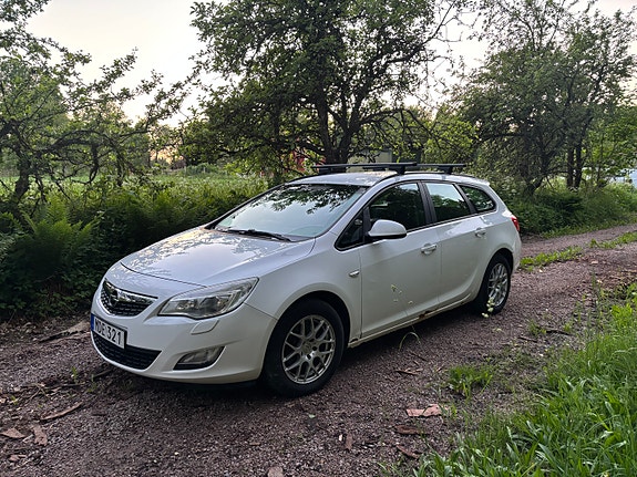 Opel Astra 2 of 5