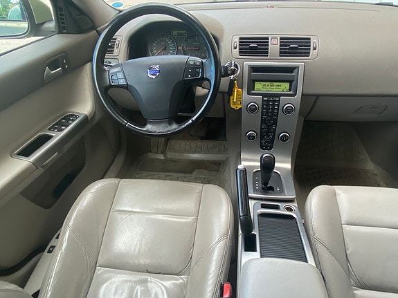 Volvo V50 5 of 5